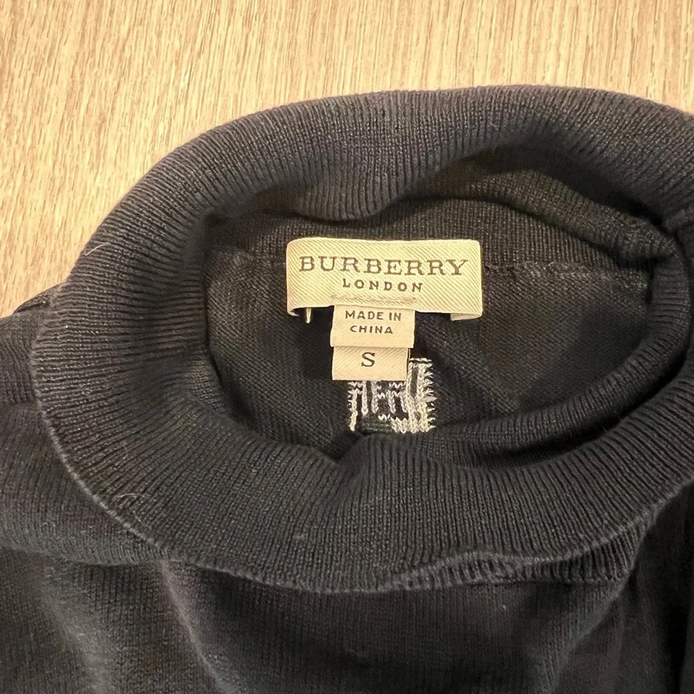 Burberry Black Women's Turtleneck 100% Silk Sweater - Picture 6 of 6